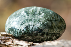 Seraphinite for the Heart Chakra and Guardian Angel Connections